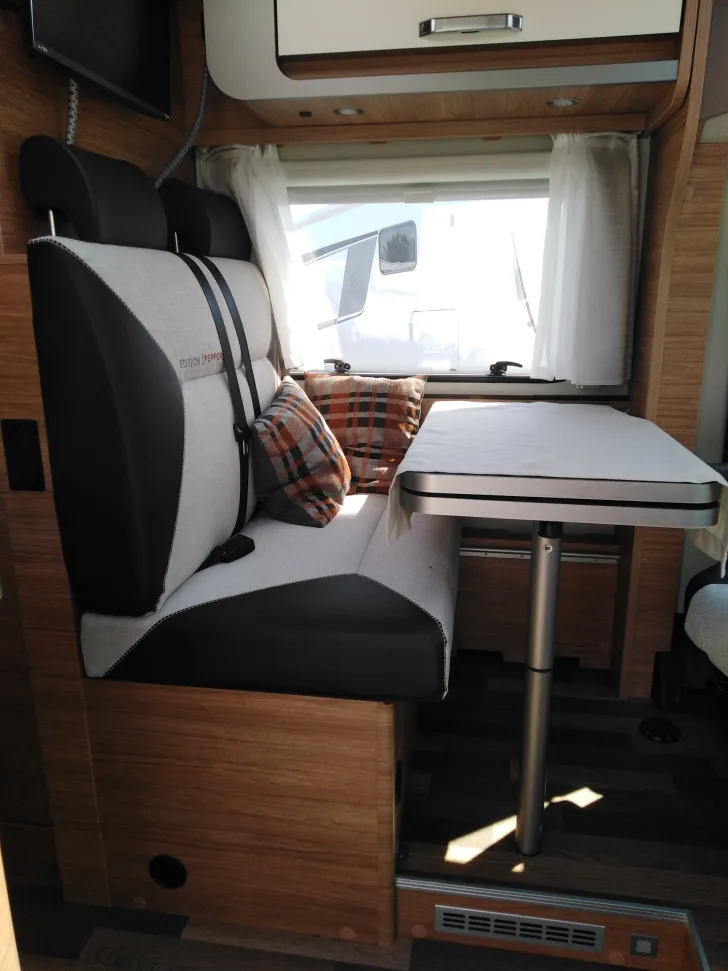 Fahrzeugbild Weinsberg CaraCompact 600 MEG EDITION [PEPPER] #5