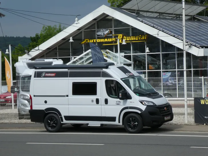 Fahrzeugbild Challenger Van V114S #1