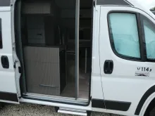 Fahrzeugbild Challenger Van V114S #11