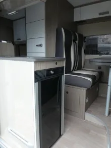 Fahrzeugbild Challenger Van V114S #12