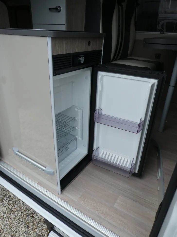 Fahrzeugbild Challenger Van V114S #13