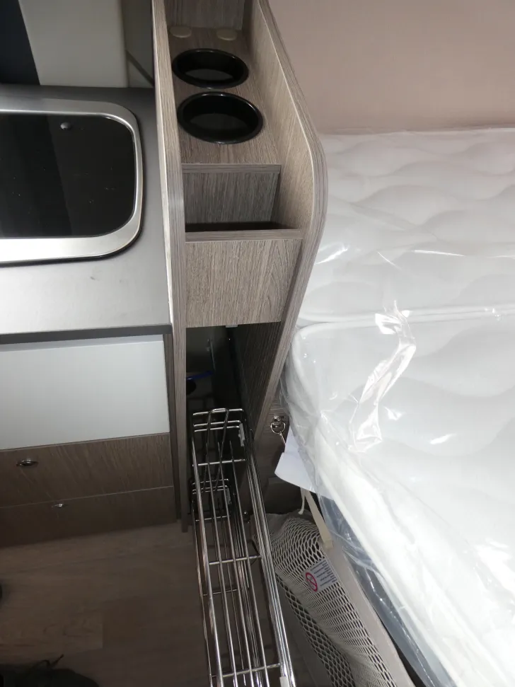Fahrzeugbild Challenger Van V114S #21