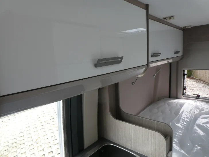 Fahrzeugbild Challenger Van V114S #28