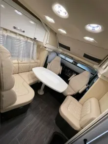 Fahrzeugbild Wingamm Oasi 690 Twins #7