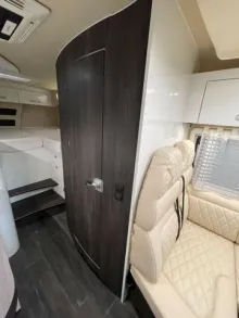 Fahrzeugbild Wingamm Oasi 690 Twins #11