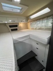 Fahrzeugbild Wingamm Oasi 690 Twins #12