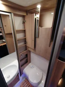 Fahrzeugbild Laika Ecovip L 2009 - mit Hubbett #18