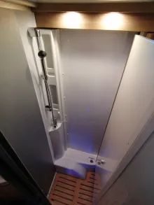 Fahrzeugbild Laika Ecovip L 2009 - mit Hubbett #19