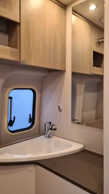 Fahrzeugbild Bürstner Lineo C 590 #15