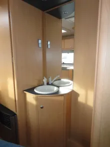 Fahrzeugbild Delta Euroliner 4100 LB Nr. 86 - franz. Bett #17