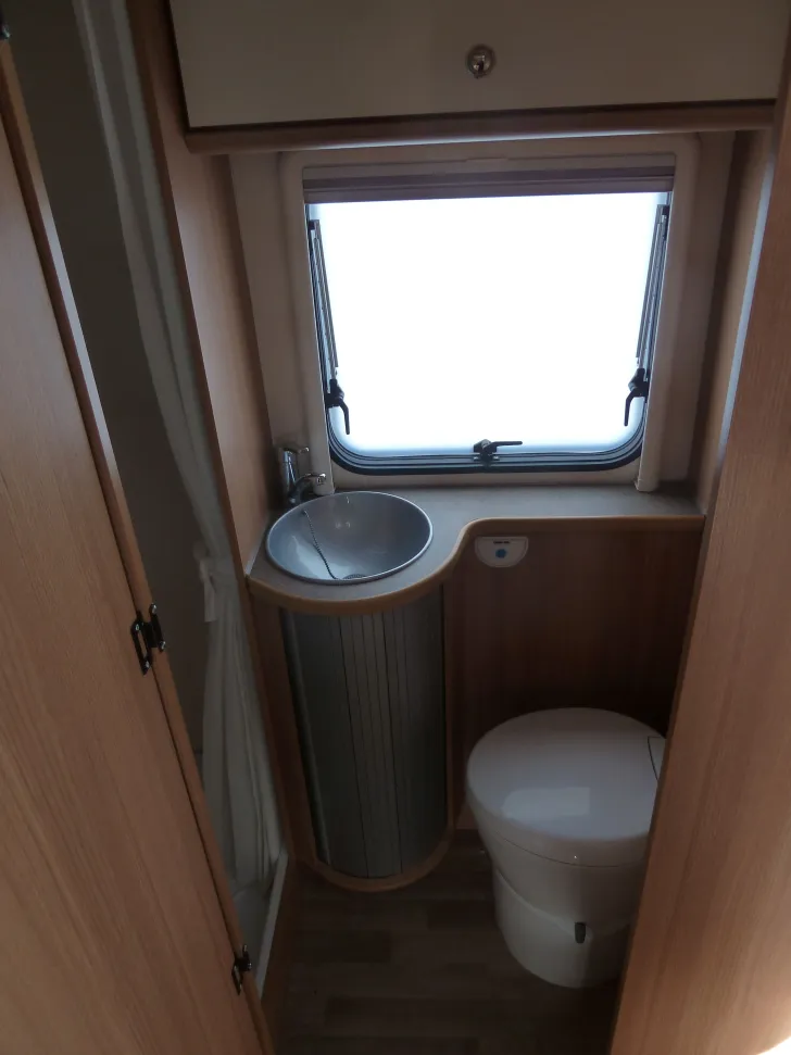 Fahrzeugbild Ahorn Camp Camp 683 #16