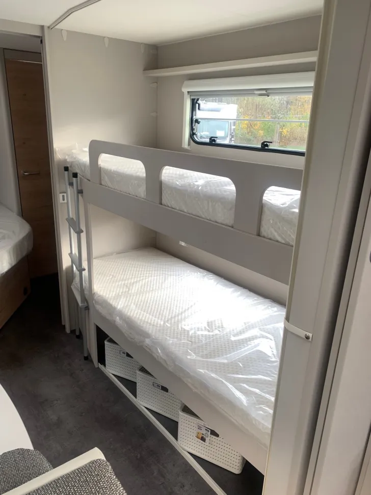 Fahrzeugbild Dethleffs Nomad 730 FKR Etagenbetten+7 Personen #7