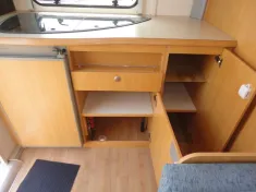 Bild 19 Beyerland Sprinter 420 TSF Nr. 84 - Doppelbett, Heckküche