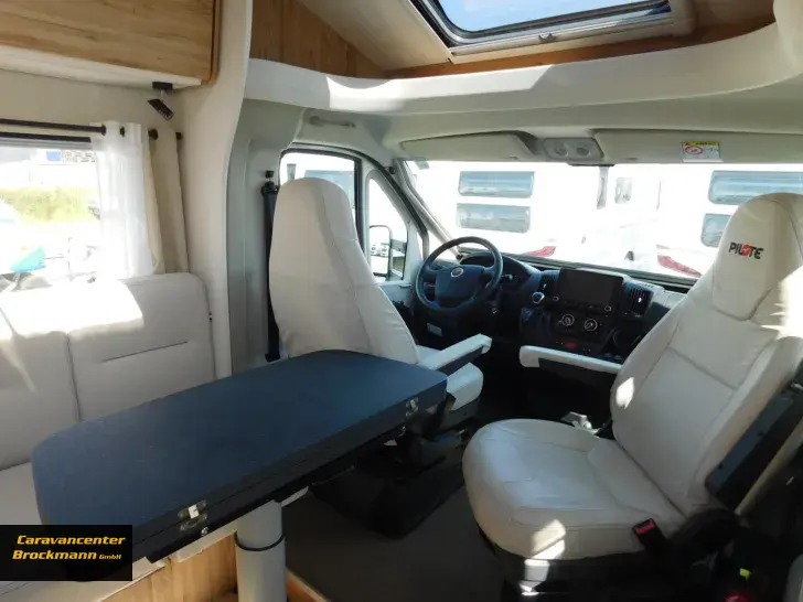 Fahrzeugbild Pilote Pacific P740FC #14