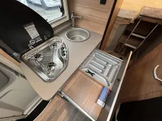 Bild 8 Weinsberg CaraCompact 640 MEG EDITION [PEPPER] *170*Automatik*Einzelbetten*