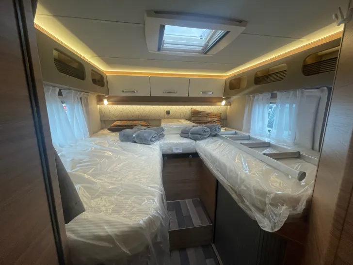 Fahrzeugbild Weinsberg CaraCompact Suite 640 MEG EDITION [PEPPER] #14