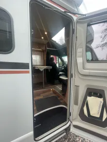 Fahrzeugbild Weinsberg CaraCompact Suite 640 MEG EDITION [PEPPER] #17