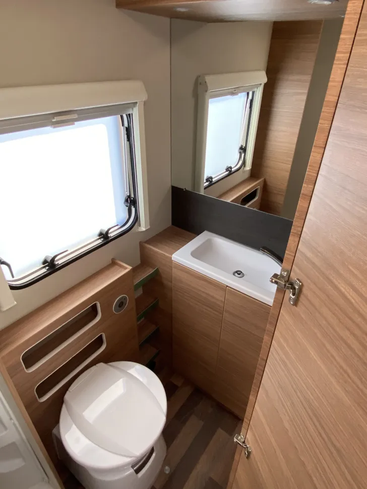 Fahrzeugbild Weinsberg CaraOne 550 QDK Mietwagen SW BC 5500 #22