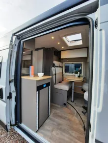 Fahrzeugbild LMC Innovan 600 #7