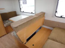 Fahrzeugbild Chateau Caratt 350 Nr. 55 - Mover, franz. Bett #23