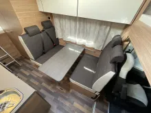 Fahrzeugbild Weinsberg CaraHome 650 DG - Alkoven - für 5 Personen #12