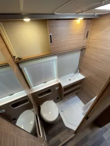 Fahrzeugbild Weinsberg CaraHome 650 DG - Alkoven - für 5 Personen #16