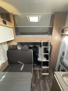 Fahrzeugbild Weinsberg CaraHome 650 DG - Alkoven - für 5 Personen #21