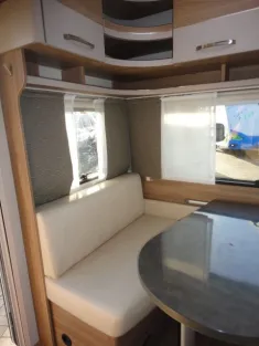 Bild 10 Bürstner Premio 435 TS Nr. 110 - Doppelbett