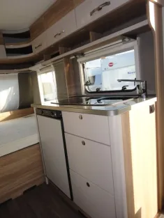 Bild 11 Bürstner Premio 435 TS Nr. 110 - Doppelbett
