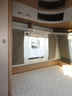 Bild 17 Bürstner Premio 435 TS Nr. 110 - Doppelbett