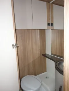 Bild 24 Bürstner Premio 435 TS Nr. 110 - Doppelbett