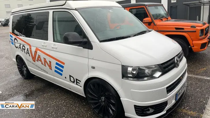 Schräg Vorne VW Custom Bus T5 Hymer Cape Town