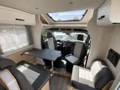 Bild 6 Sunlight T 680 Adventure Edition Ford Automatik