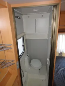 Fahrzeugbild Knaus Südwind 450 Nr. 100/franz. Bett/RSG #6