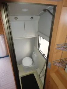 Fahrzeugbild Knaus Südwind 400 Nr. 52-1/franz. Bett/Autark #8