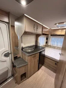 Fahrzeugbild Hymer Eriba Nova Light 425 #8