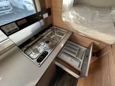 Bild 6 Weinsberg X-CURSION VAN 500 MQ EDITION [PEPPER] *ohne Slidebett*150*Automatik*