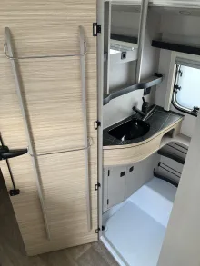 Fahrzeugbild Hymer Eriba Touring 542 Harbour Blue #13