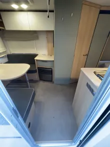 Fahrzeugbild LMC Style 450 D - Abverkaufsstück- Hubdach #10