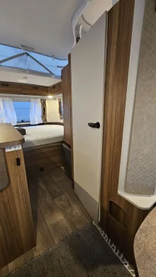 Fahrzeugbild Hymer Eriba Touring Triton 430 Legend Markise Tageszulassung #9