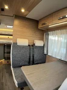 Fahrzeugbild Weinsberg CaraSuite 650 MEG Automatikgetriebe/155 PS #14
