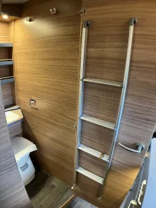 Fahrzeugbild Weinsberg CaraSuite 650 MEG Automatikgetriebe/155 PS #18