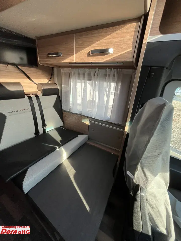 Fahrzeugbild Weinsberg CaraCompact Suite 640 MEG EDITION [PEPPER] Anhängerkupplung #10