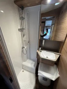 Fahrzeugbild Weinsberg CaraCompact Suite 640 MEG EDITION [PEPPER] Anhängerkupplung #12