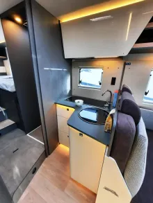 Fahrzeugbild Laika Kosmo L 409 #11