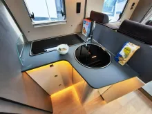 Fahrzeugbild Laika Kosmo L 409 #12