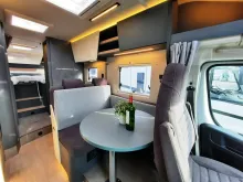 Fahrzeugbild Laika Kosmo L 409 #8