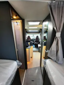 Fahrzeugbild Laika Kosmo L 409 #4