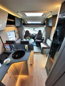 Fahrzeugbild Laika Kosmo L 409 #5