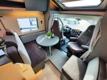 Fahrzeugbild Laika Kosmo L 409 #9